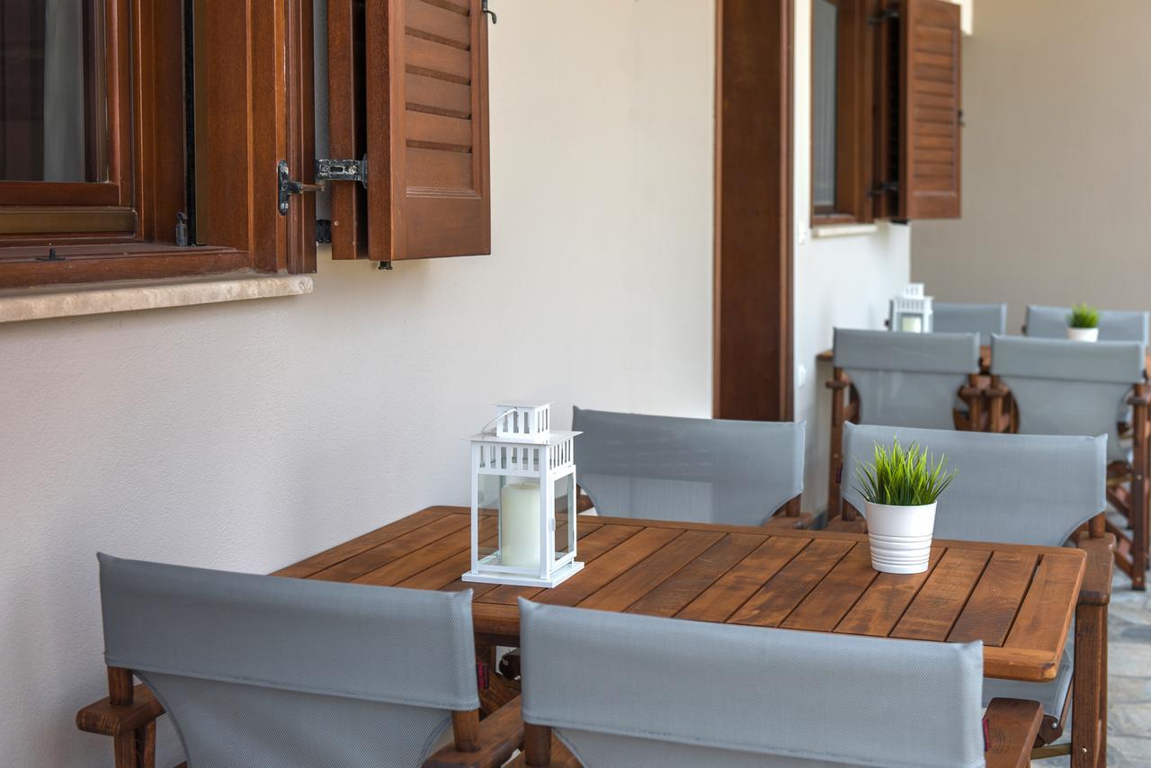 Pleiades Casual Living Apartment เนอาโรดา ภายนอก รูปภาพ
