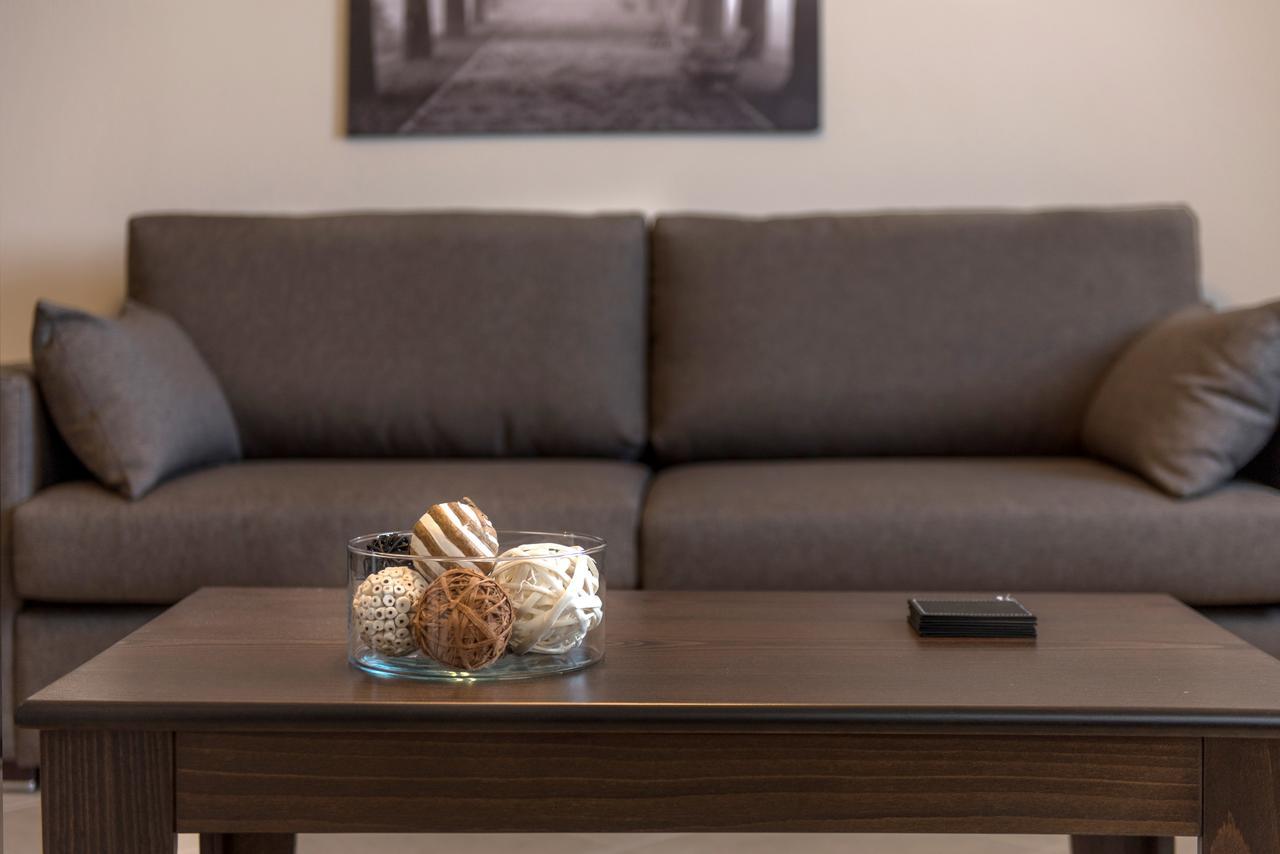 Pleiades Casual Living Apartment เนอาโรดา ภายนอก รูปภาพ